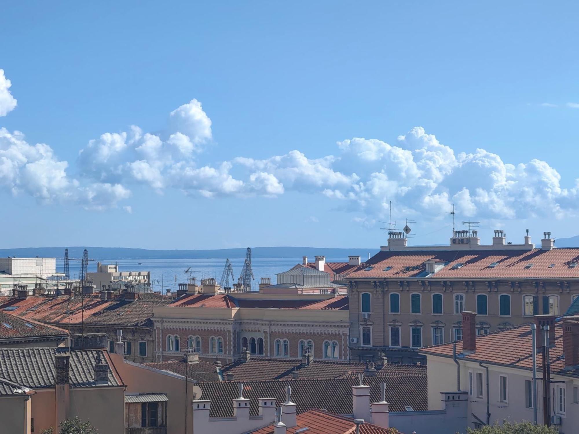 '2R' City Center Holidays And Workstays Rijeka Exterior foto